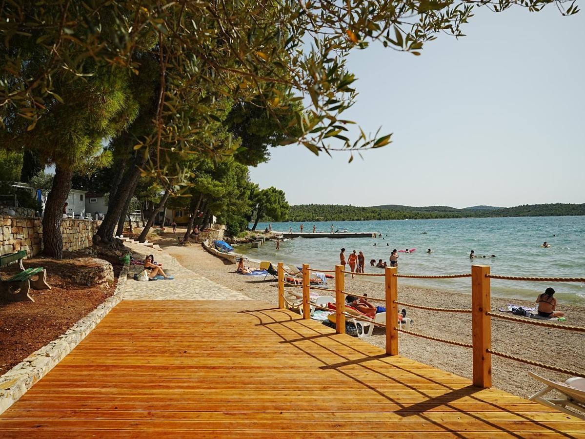 Mediteran Travel Mobile Homes Miran Pirovac Kültér fotó