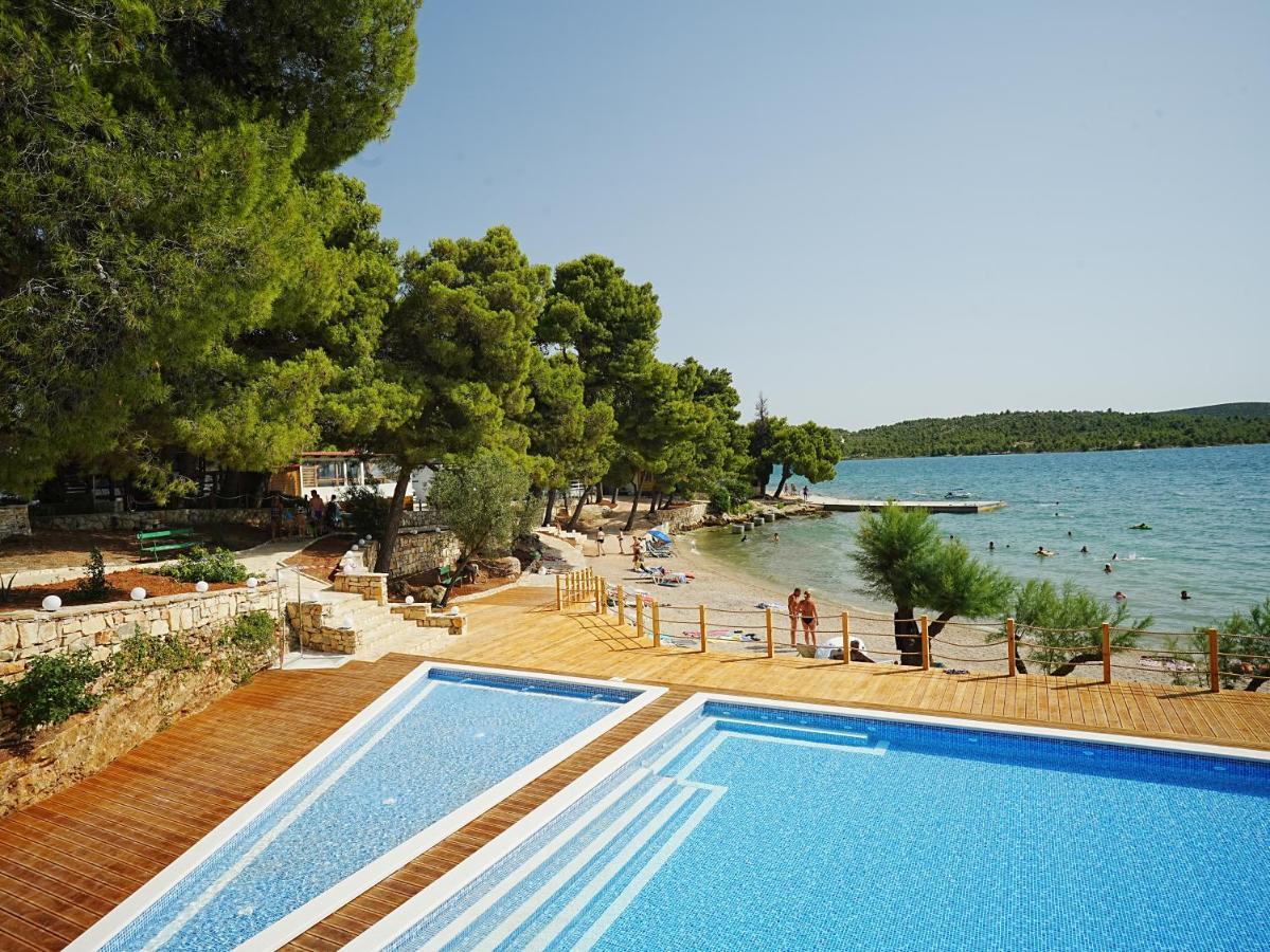 Mediteran Travel Mobile Homes Miran Pirovac Kültér fotó