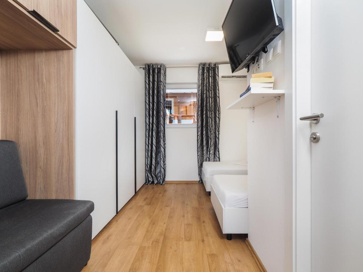 Mediteran Travel Mobile Homes Miran Pirovac Kültér fotó